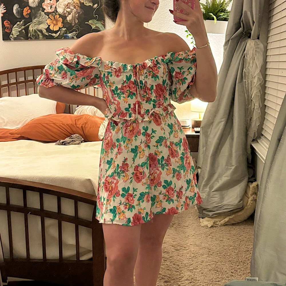 For Love and Lemons sun dress! 👗